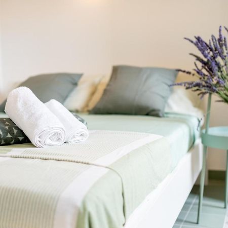 Oliva Apartment Империа Екстериор снимка
