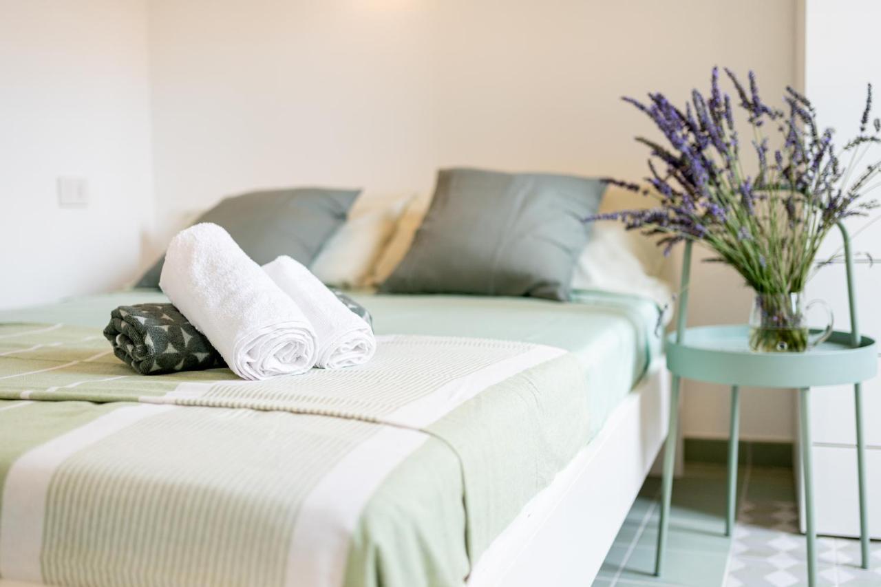 Oliva Apartment Империа Екстериор снимка